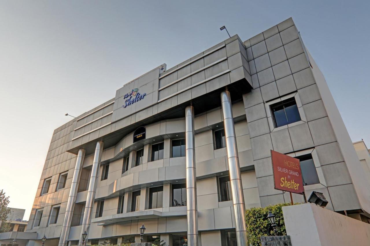Townhouse Oak Hotel Shelter Lucknow Bagian luar foto