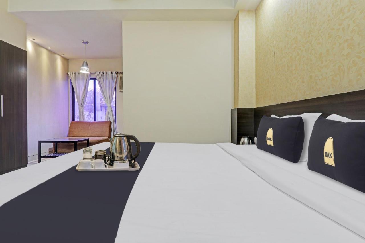 Townhouse Oak Hotel Shelter Lucknow Bagian luar foto