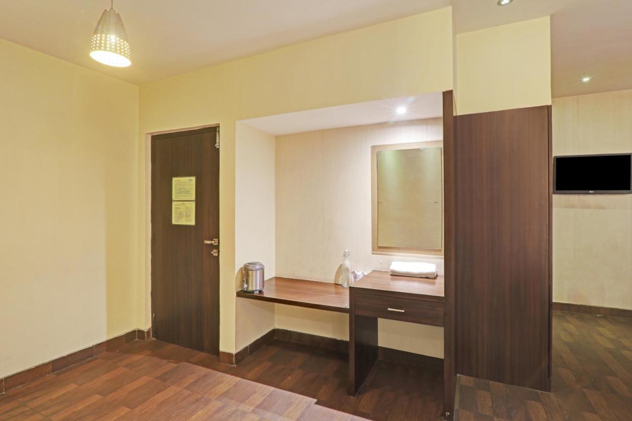 Townhouse Oak Hotel Shelter Lucknow Bagian luar foto