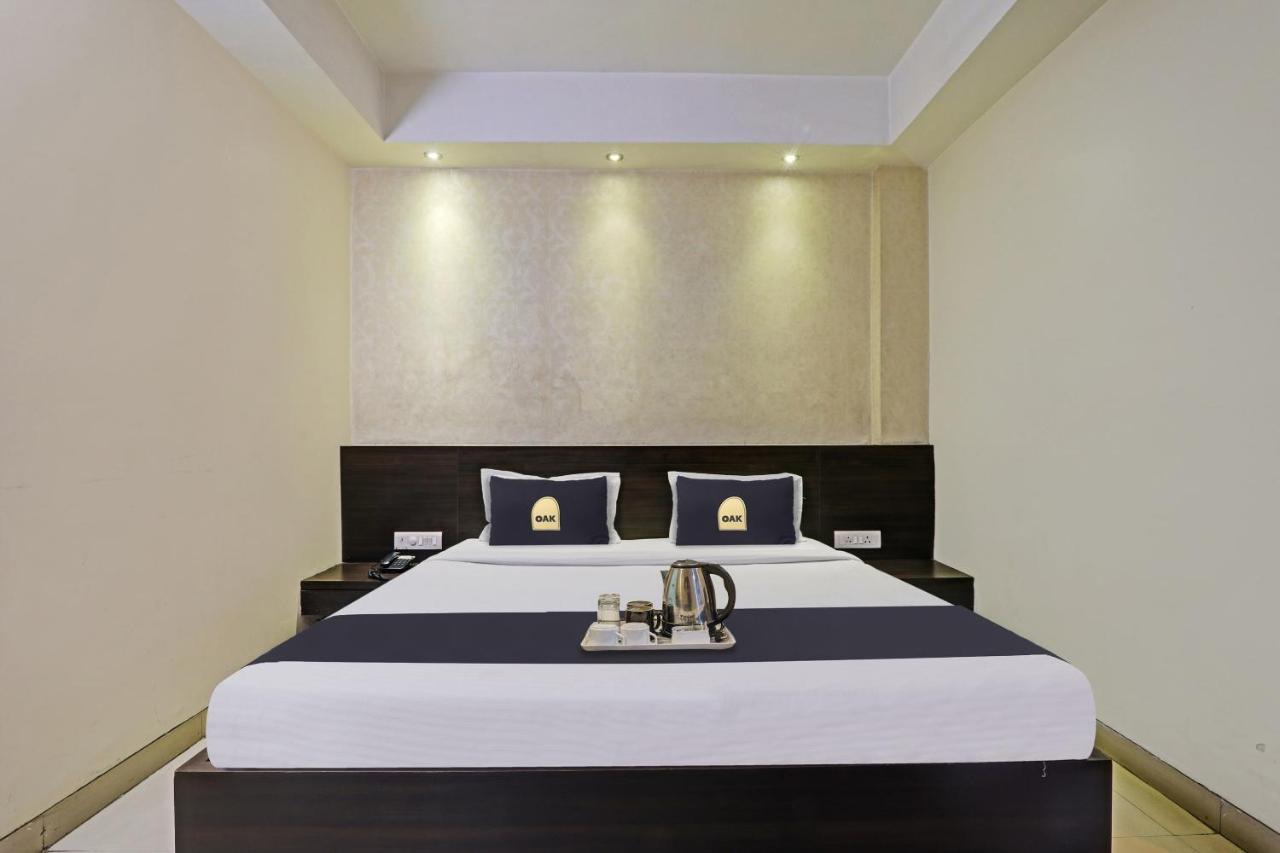 Townhouse Oak Hotel Shelter Lucknow Bagian luar foto