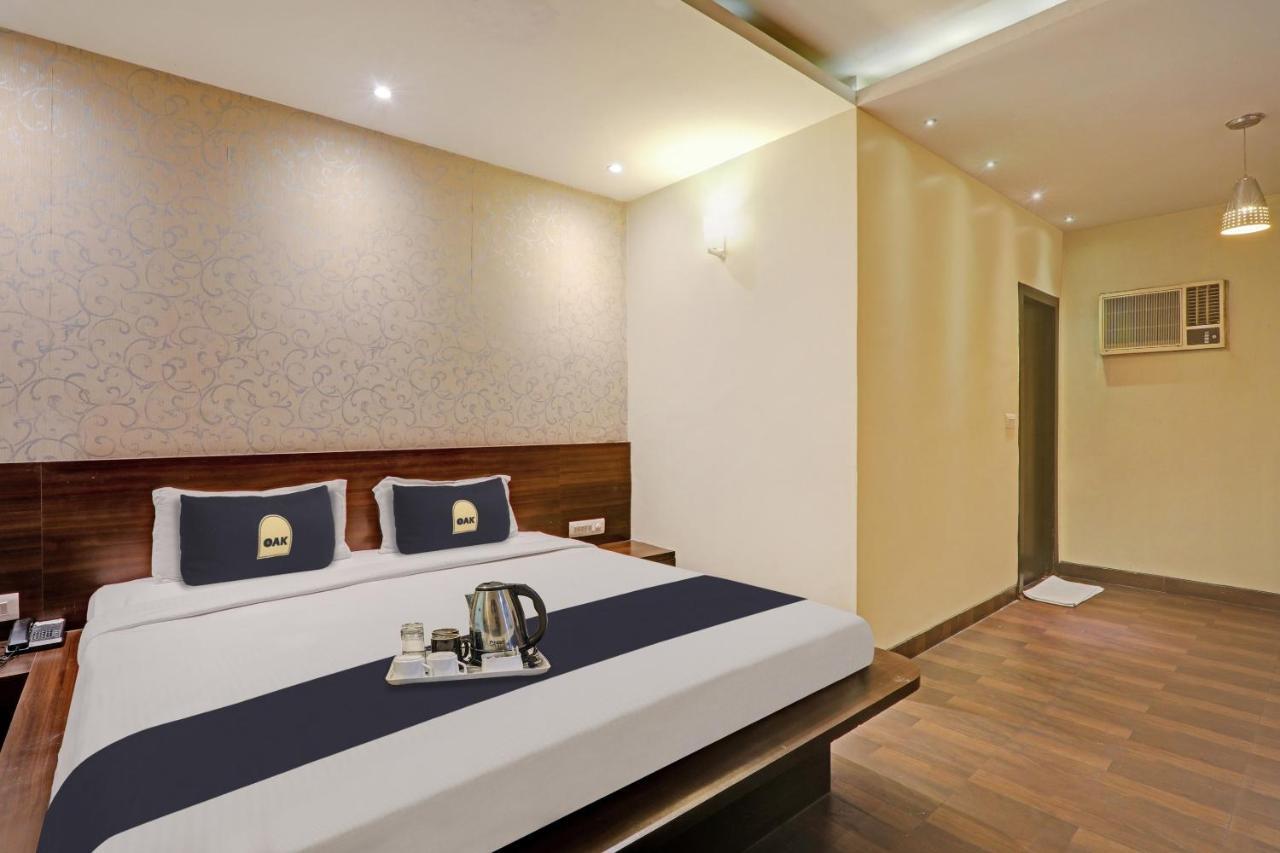 Townhouse Oak Hotel Shelter Lucknow Bagian luar foto