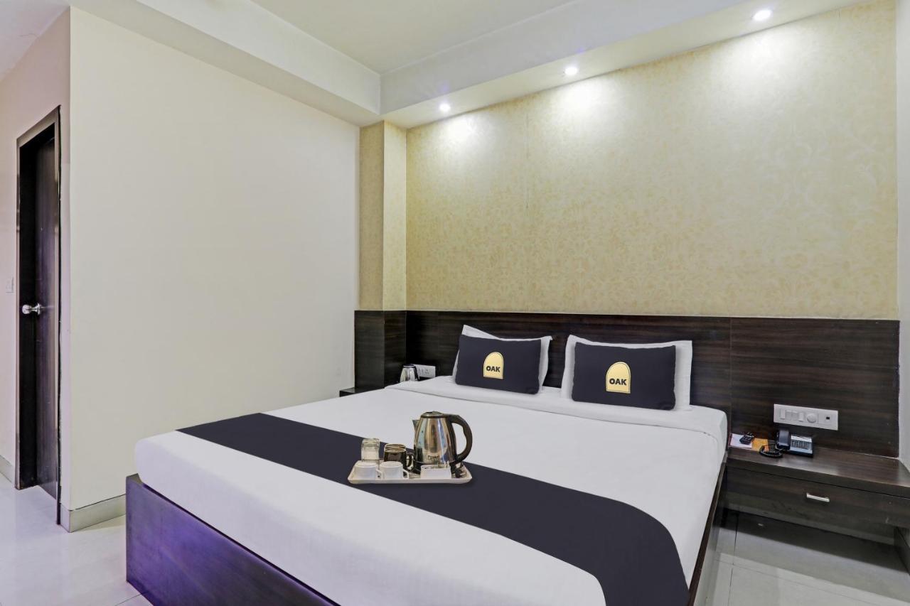 Townhouse Oak Hotel Shelter Lucknow Bagian luar foto